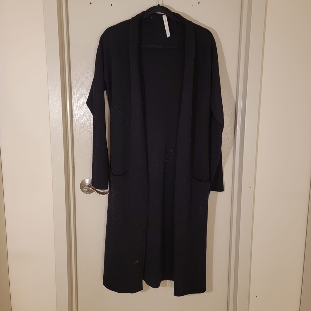 Aritzia The Group Babton Black Cardigan Size Medium